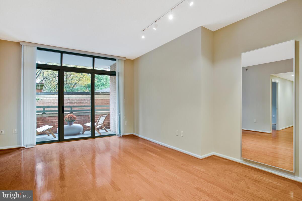11700 Old Georgetown Road, Unit 209 North Bethesda, MD 20852 - Photo 12 of 36 Living/Dining