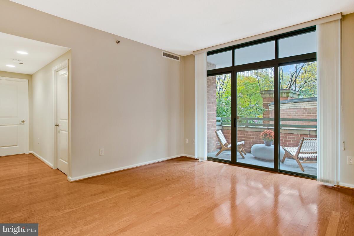 11700 Old Georgetown Road, Unit 209 North Bethesda, MD 20852 - Photo 13 of 36 Living/Dining