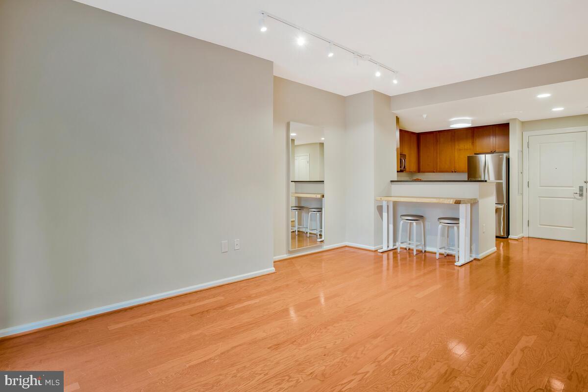 11700 Old Georgetown Road, Unit 209 North Bethesda, MD 20852 - Photo 15 of 36 Dining Area