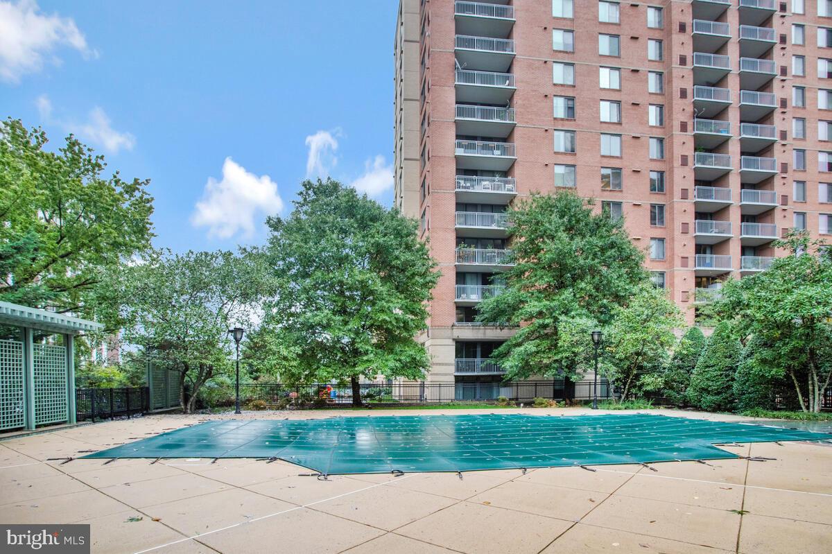 11700 Old Georgetown Road, Unit 209 North Bethesda, MD 20852 - Photo 31 of 36 Pool