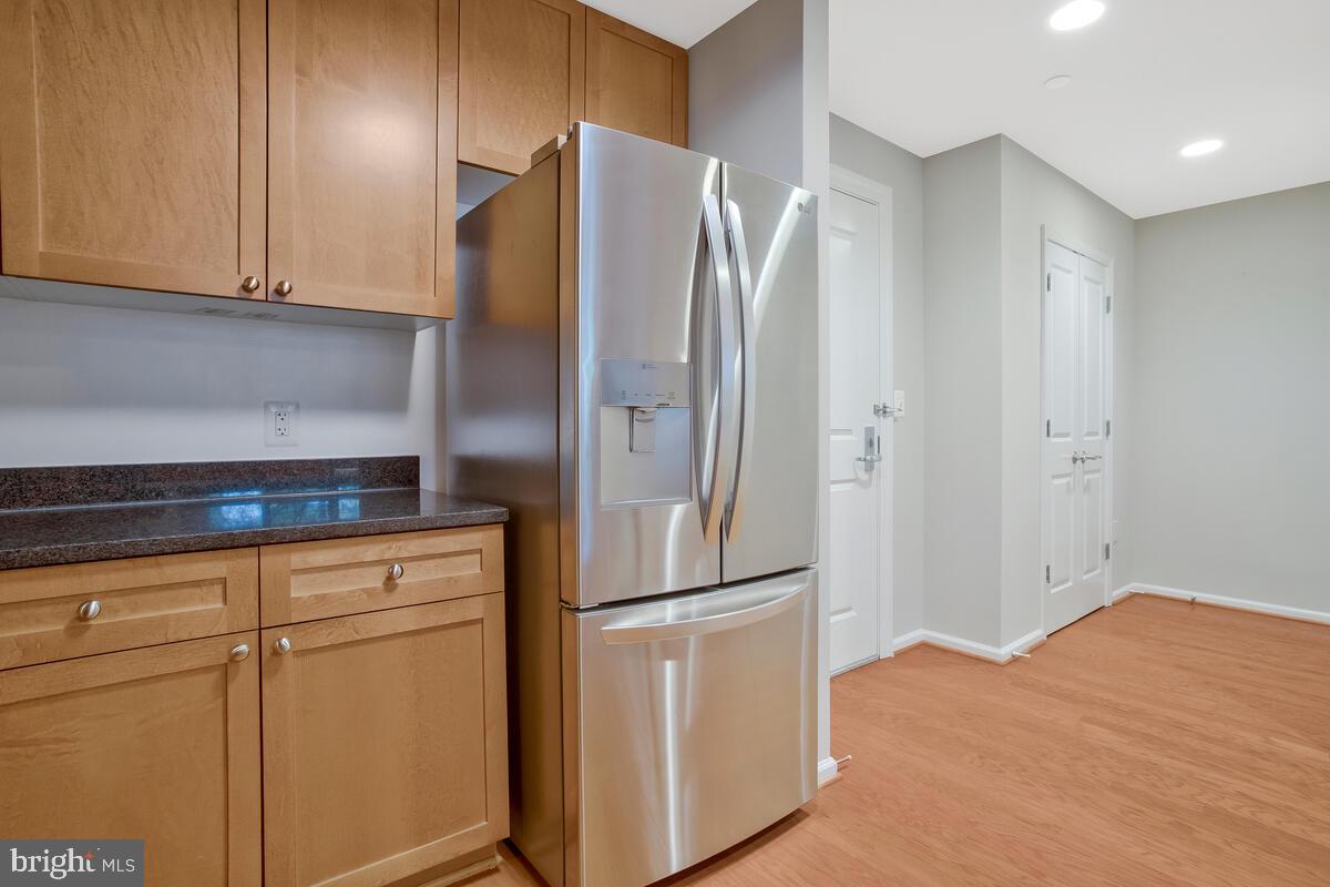 11700 Old Georgetown Road, Unit 209 North Bethesda, MD 20852 - Photo 10 of 36 Kitchen