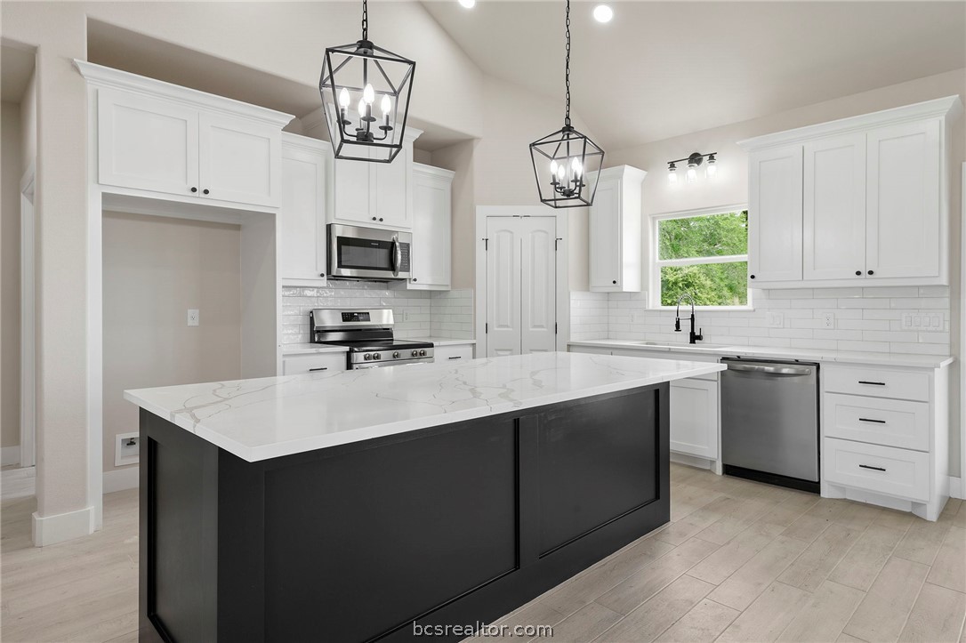 4432 Collton Lane Franklin, TX 77856 - Photo 8 of 28