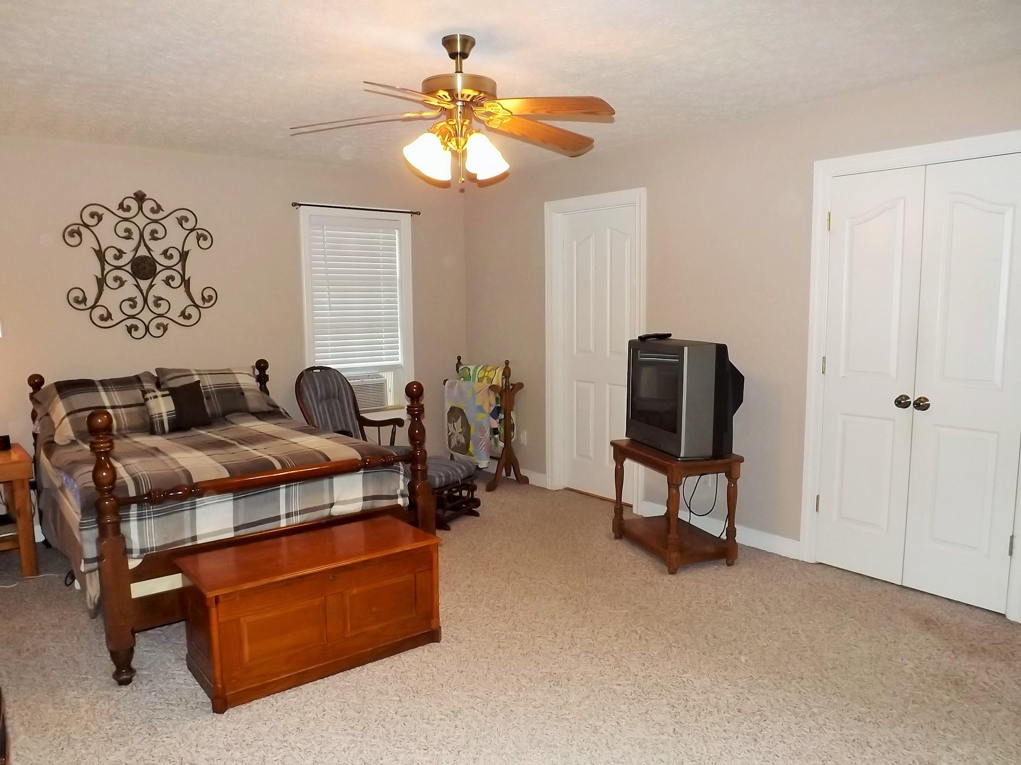 931 Hoodoo Road Beechgrove, TN 37018 - Photo 14 of 28 a living room with furniture