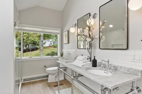 $1,749,000 | 15 Minute Man Lane, Lexington, MA 02421