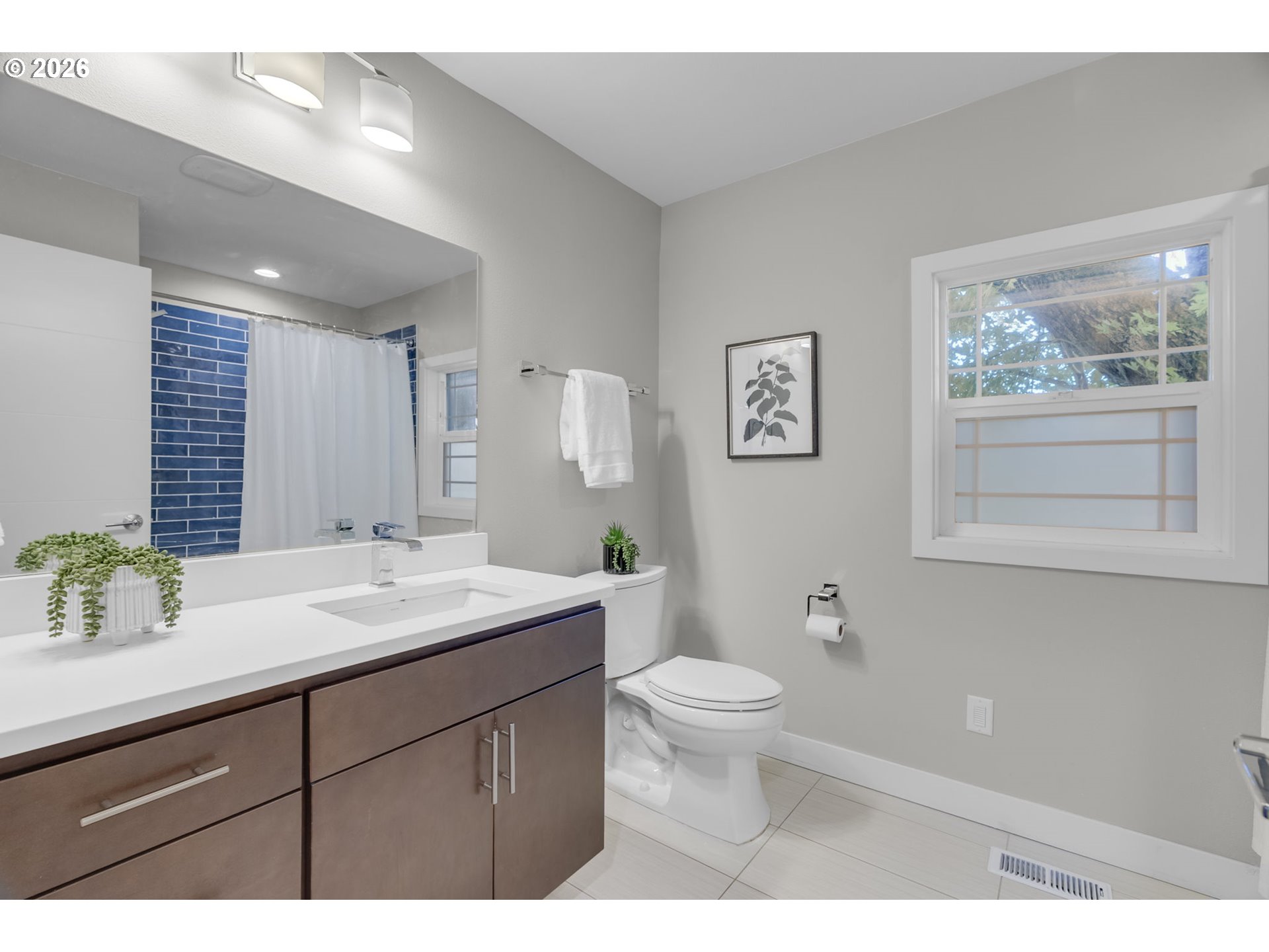 2104 Southwest Lowa Street Portland, OR 97239 - Photo 12 of 23