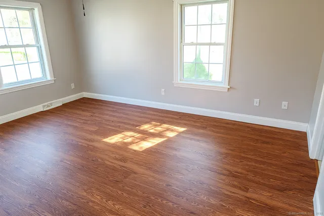 $240,000 | 16 Brookside Drive, Southington, CT 06489