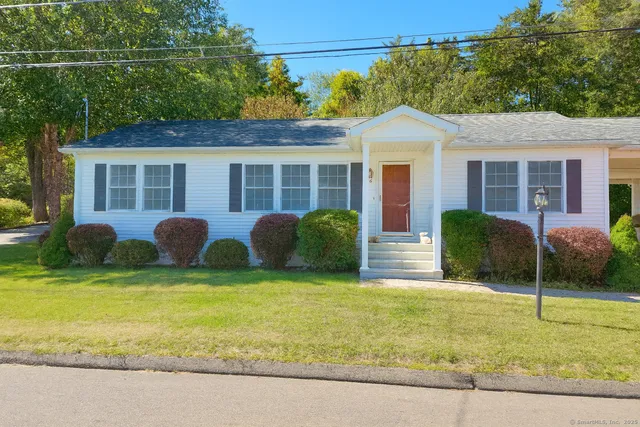 $240,000 | 16 Brookside Drive, Southington, CT 06489