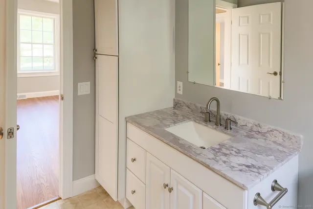 $240,000 | 16 Brookside Drive, Southington, CT 06489