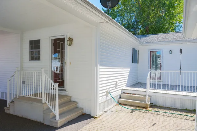 $240,000 | 16 Brookside Drive, Southington, CT 06489