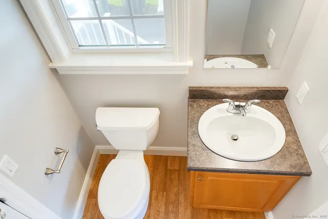 $240,000 | 16 Brookside Drive, Southington, CT 06489