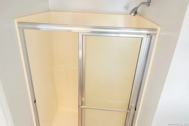 $240,000 | 16 Brookside Drive, Southington, CT 06489