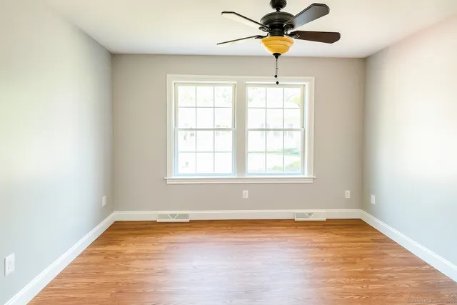 $240,000 | 16 Brookside Drive, Southington, CT 06489