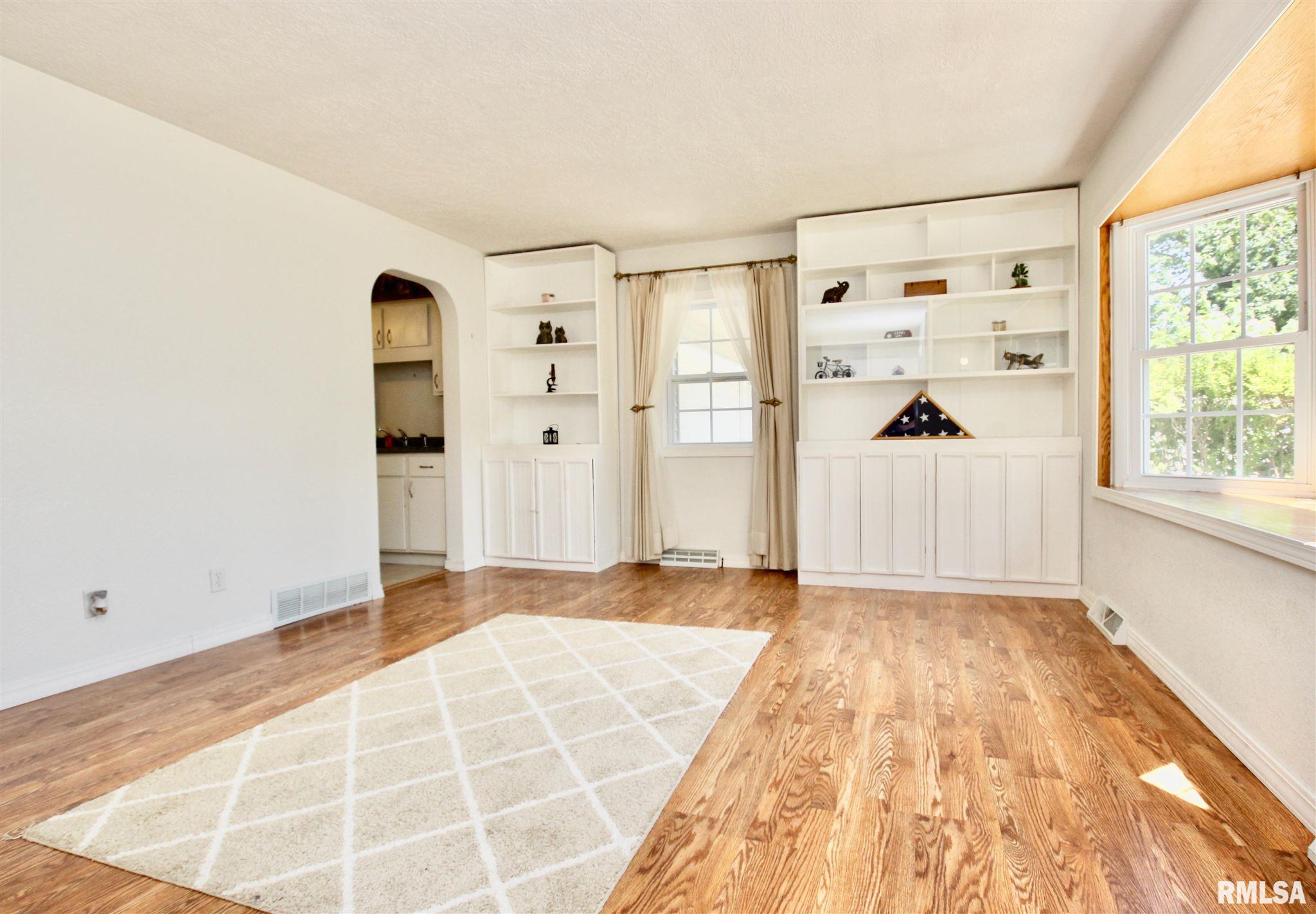 405 Devonshire Road Washington, IL 61571 - Photo 6 of 36 Gallery Image 6