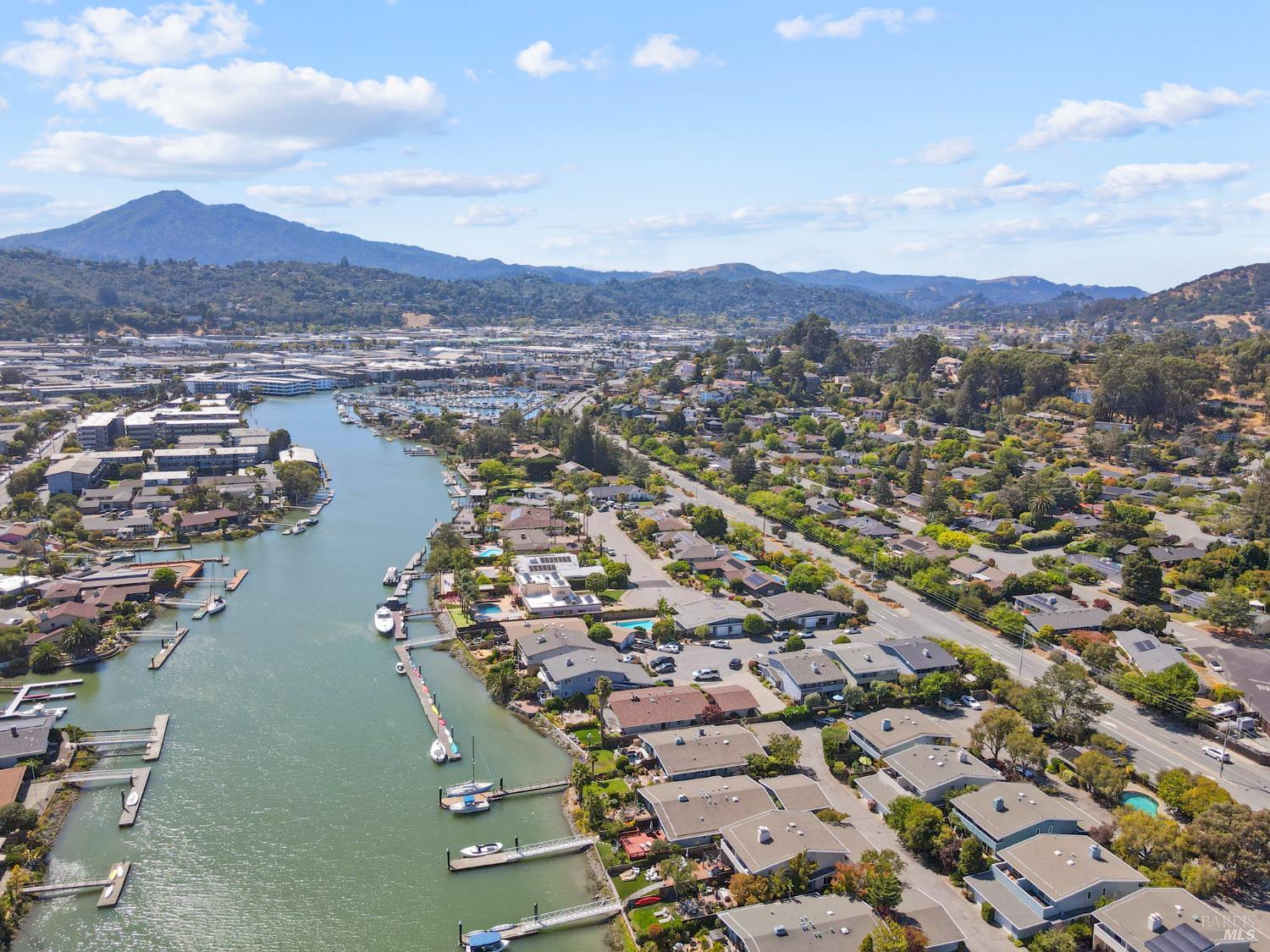 29 Porto Bello Drive San Rafael, CA 94901 - Photo 7 of 41