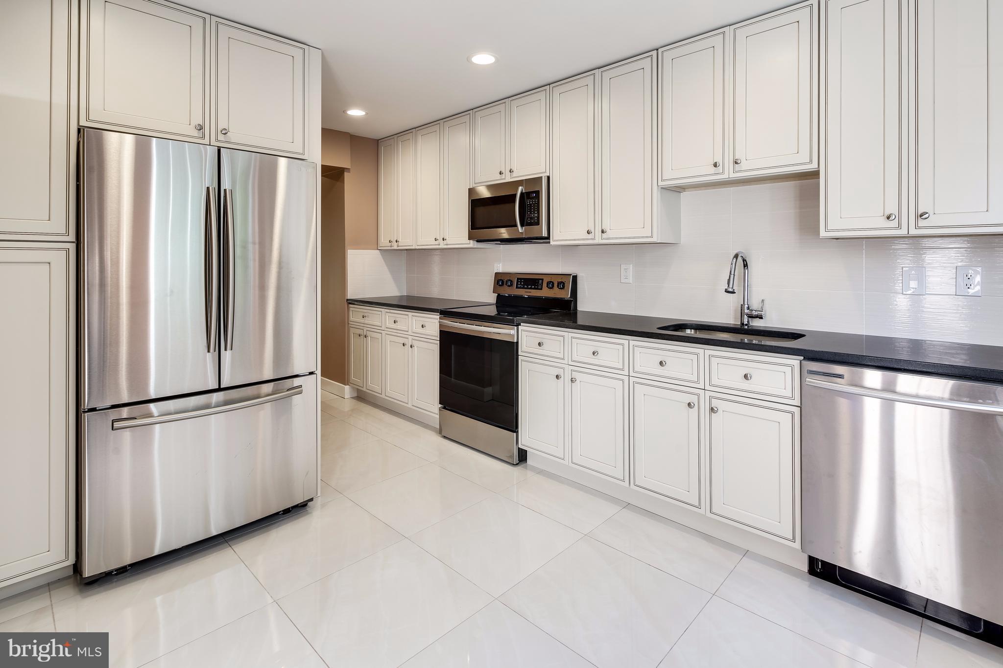9313 Pan Ridge Road Baltimore, MD 21234 - Photo 7 of 30 Kitchen