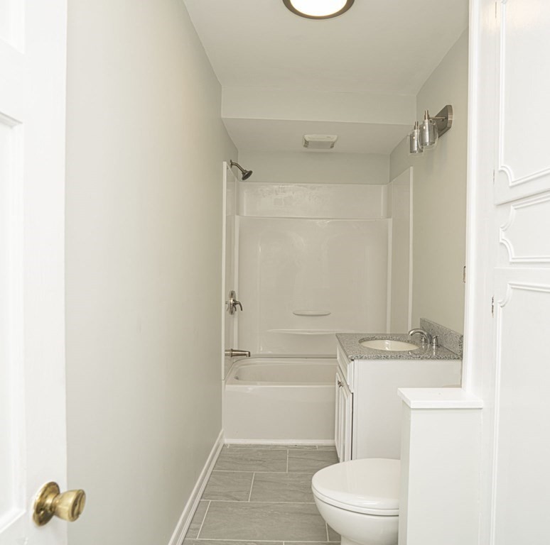609 King Philip Street Fall River, MA 02724 - Photo 13 of 39