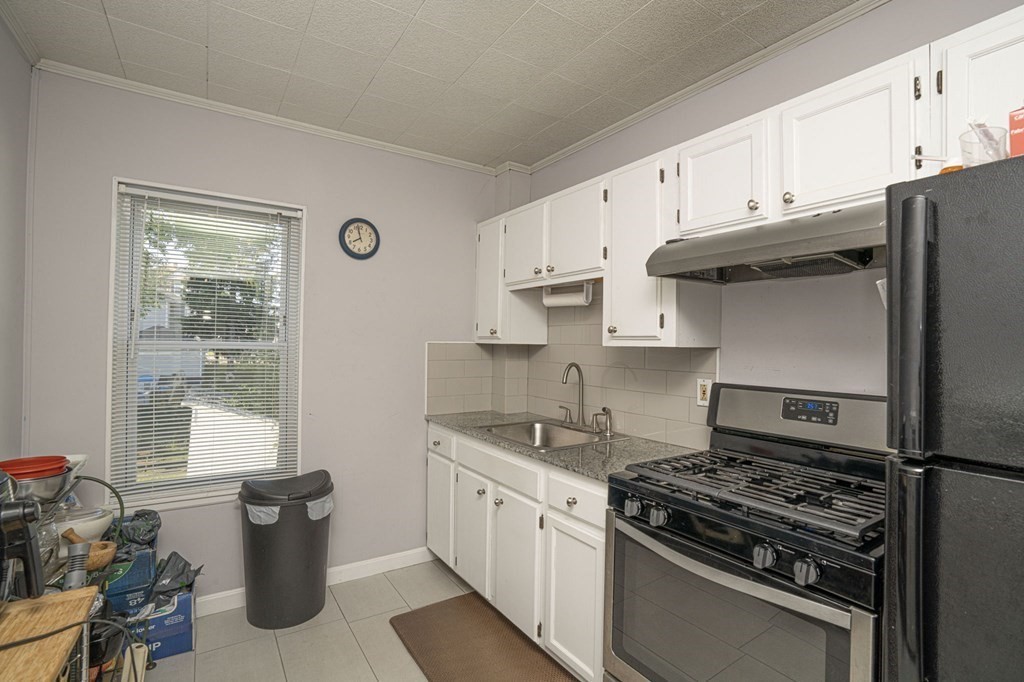609 King Philip Street Fall River, MA 02724 - Photo 25 of 39