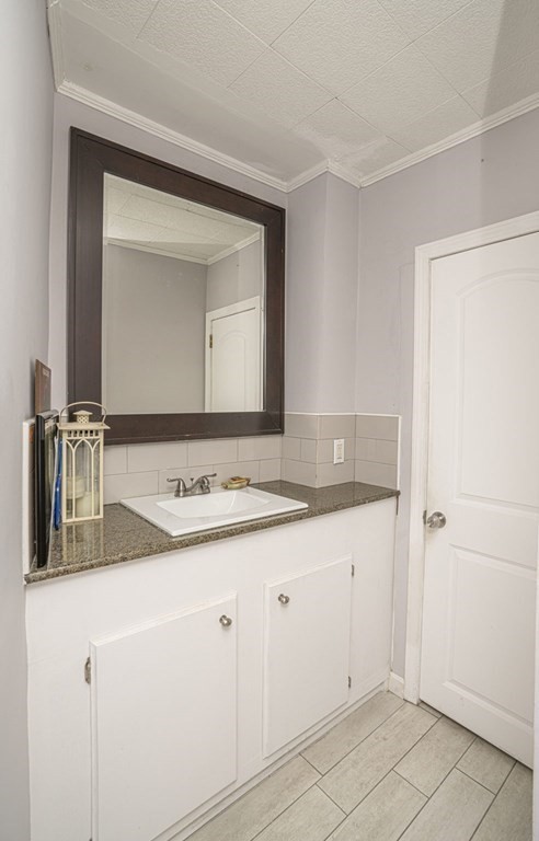 609 King Philip Street Fall River, MA 02724 - Photo 27 of 39