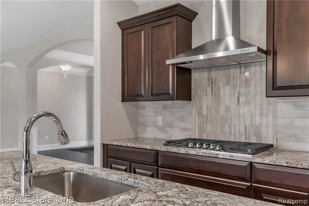 3781 Milano Ct. Rochester Hills, MI 48307 - Photo 15 of 38