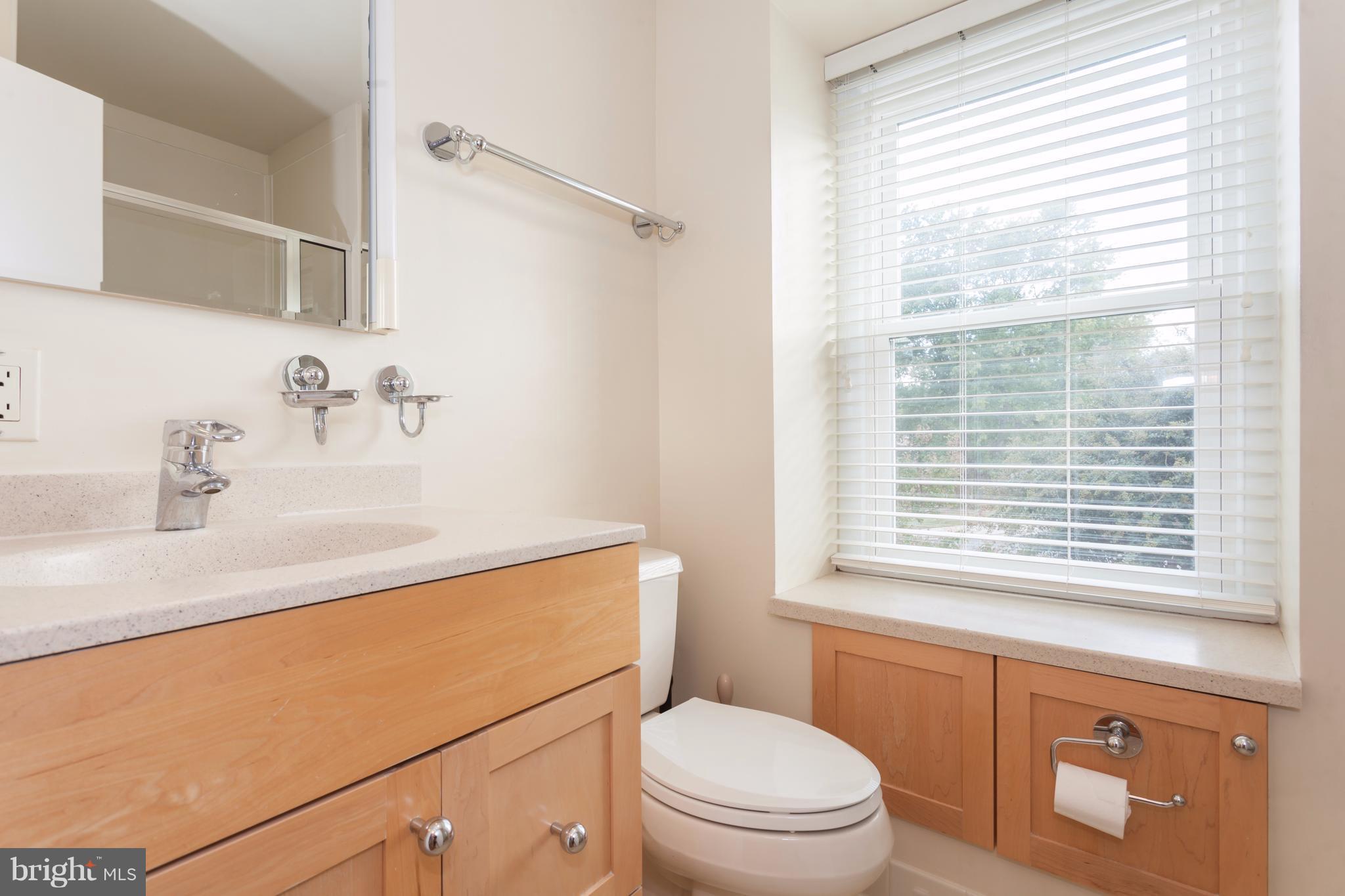 12720 Builders Road Herndon, VA 20170 - Photo 19 of 30 Bath (Master)