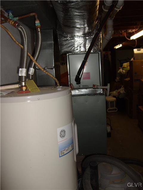 2276 Jordan Road Orefield, PA 18069 - Photo 15 of 17 a utility room with dryer and washer