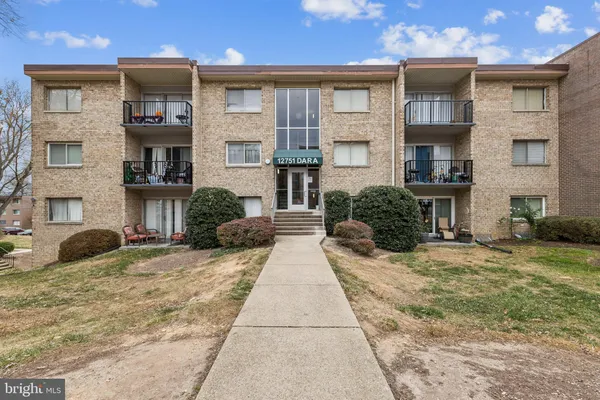 $200,000 | 12751 Dara Drive, Unit 102, Woodbridge, VA 22192
