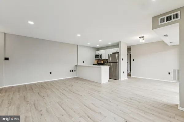 $200,000 | 12751 Dara Drive, Unit 102, Woodbridge, VA 22192