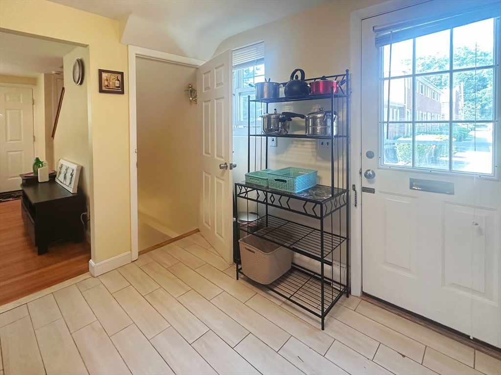 14 Emerson Gardens Road, Unit 14 Lexington, MA 02420 - Photo 7 of 22