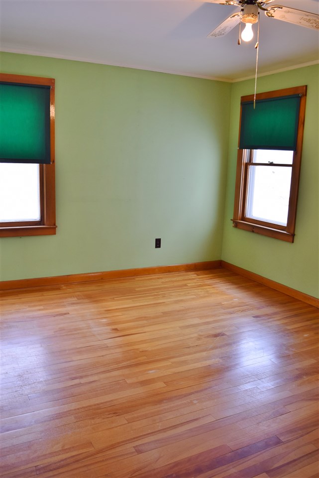 184 East Main Street Lunenburg, VT 05906 - Photo 18 of 40