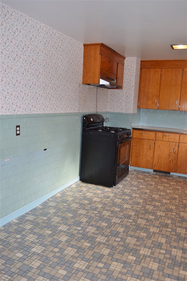 184 East Main Street Lunenburg, VT 05906 - Photo 5 of 40
