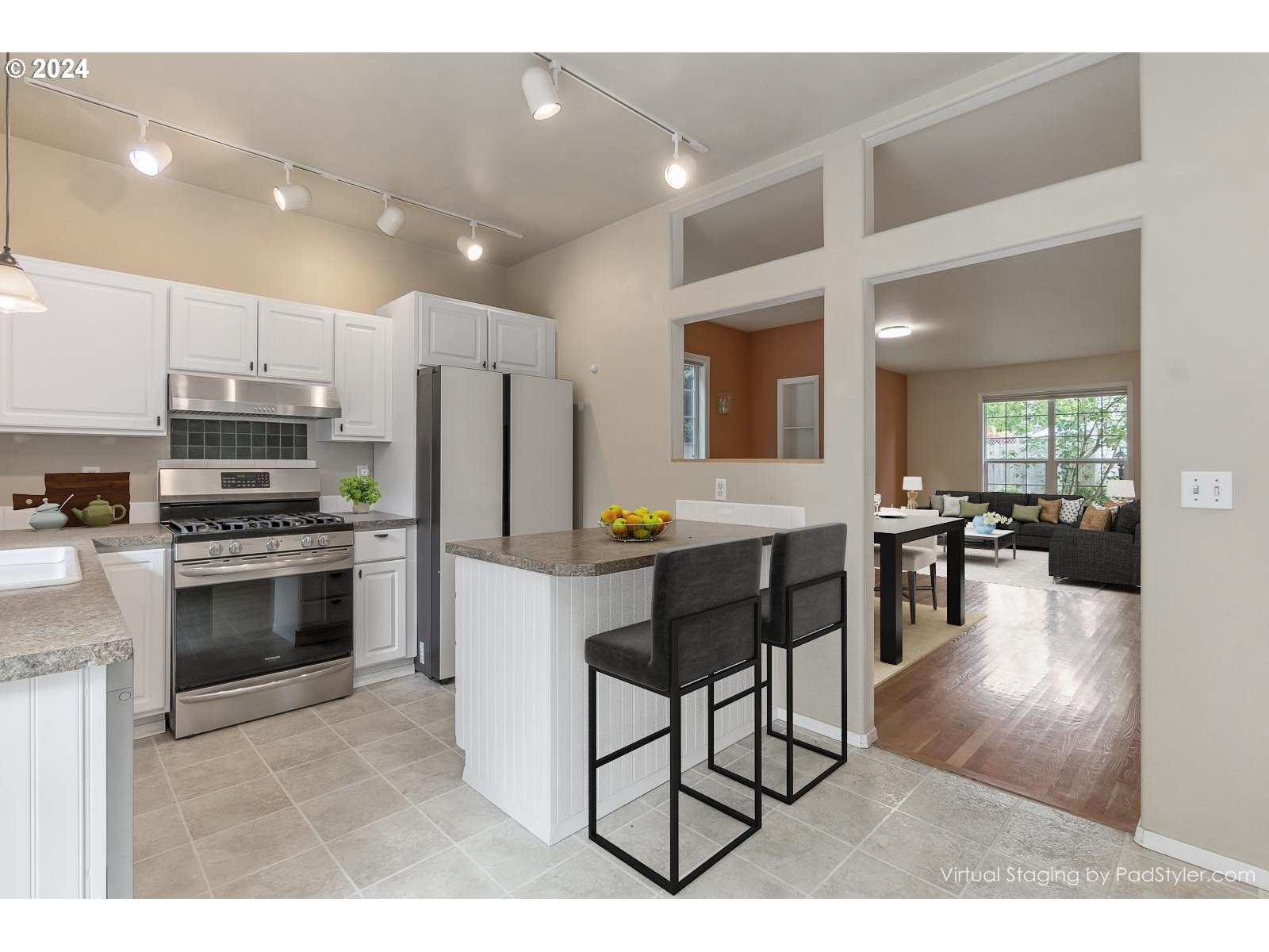 9493 Southwest Sutton Place Portland, OR 97223 - Photo 13 of 38 Kitchen