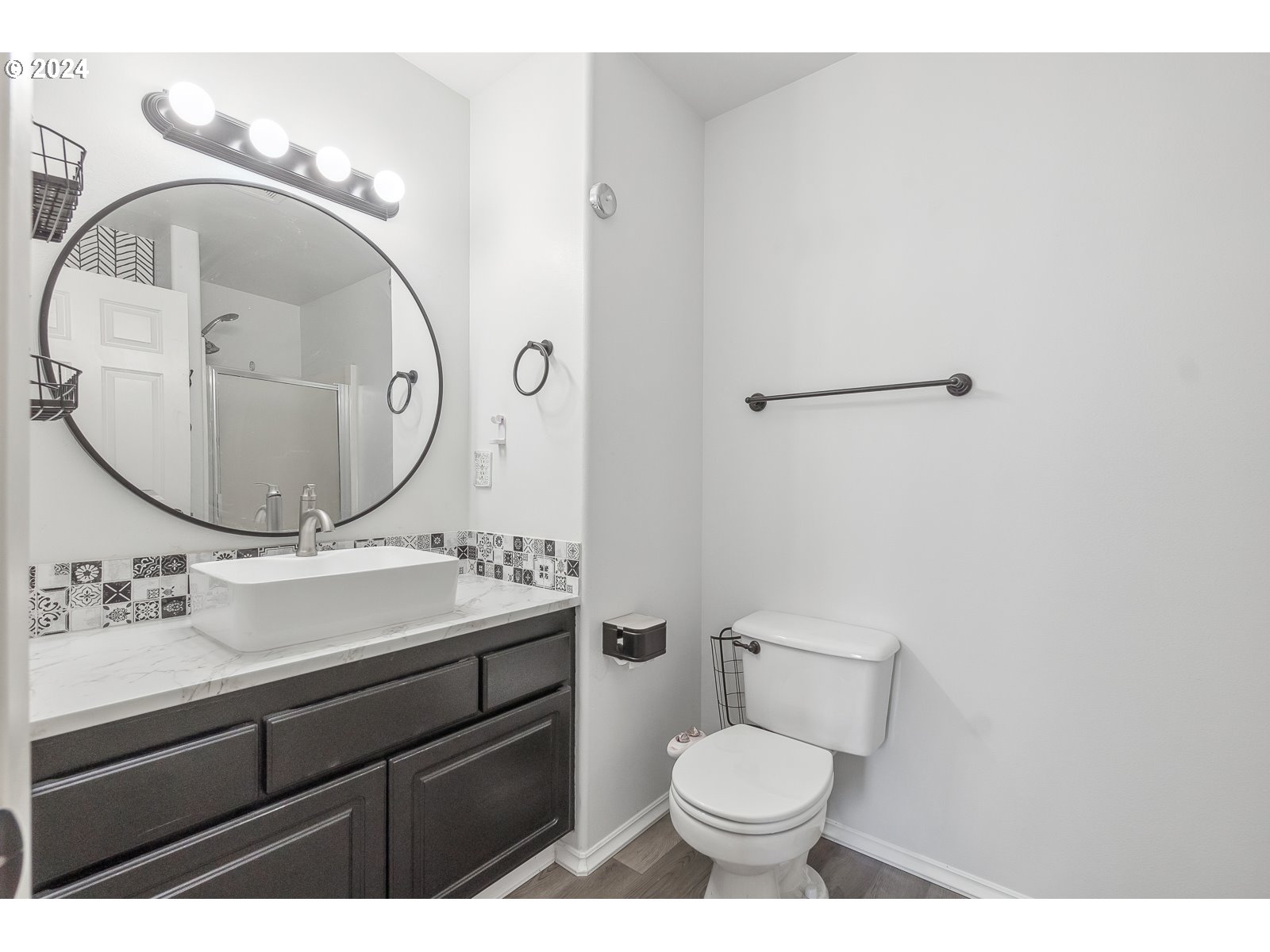 9493 Southwest Sutton Place Portland, OR 97223 - Photo 30 of 38 Bathroom, Attached