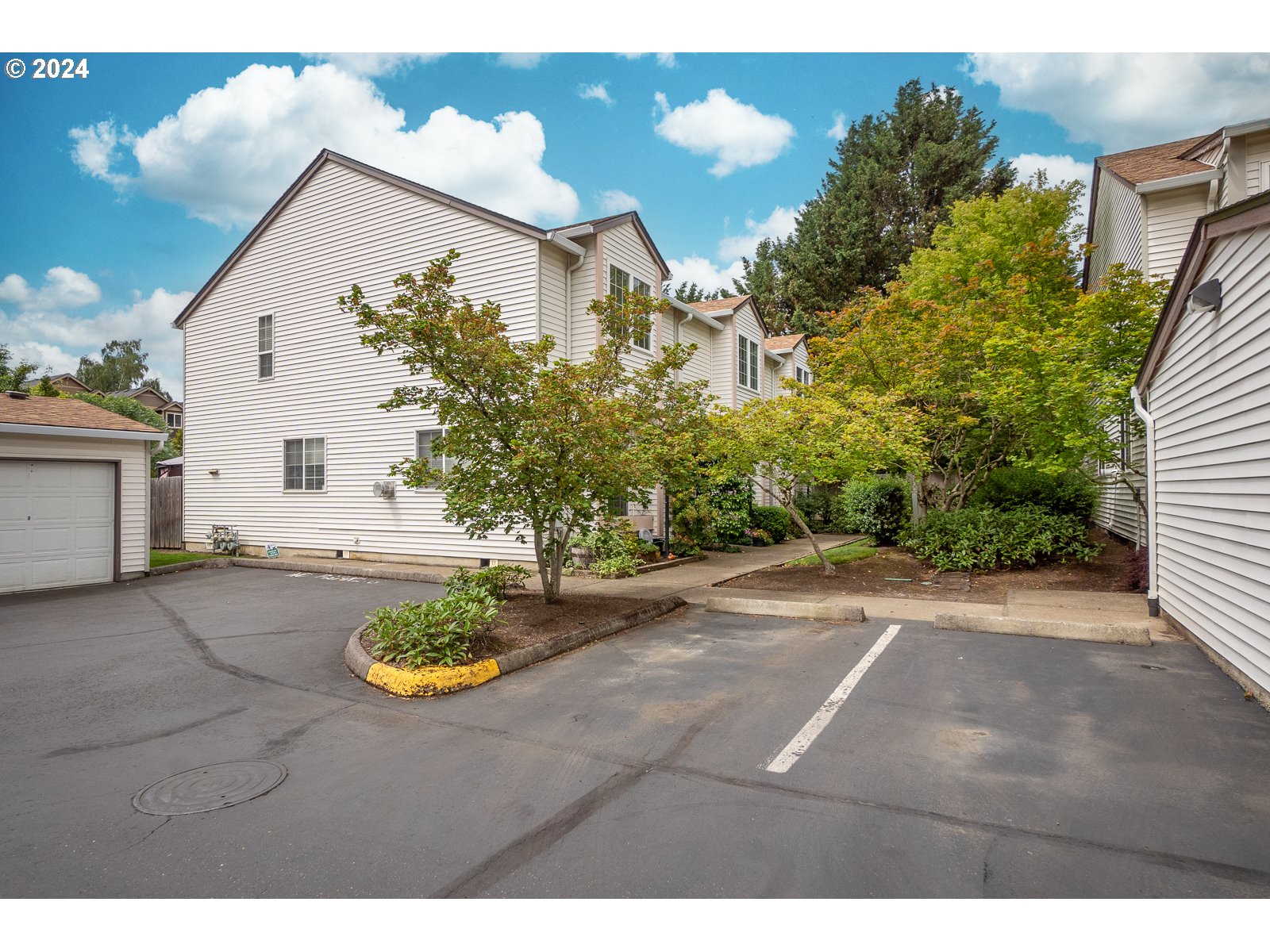 9493 Southwest Sutton Place Portland, OR 97223 - Photo 38 of 38 Gallery Image 38