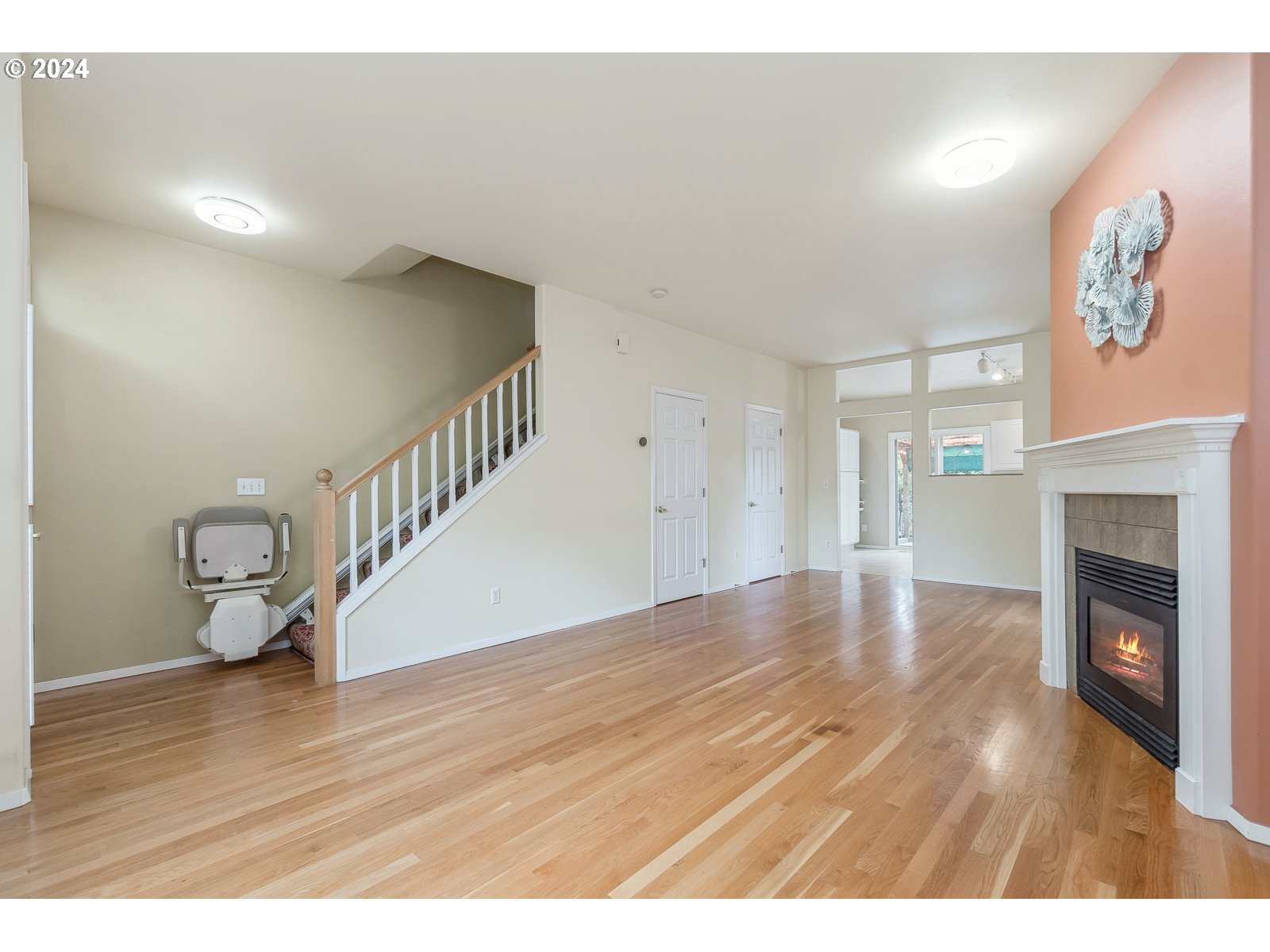9493 Southwest Sutton Place Portland, OR 97223 - Photo 4 of 38 Living Room/Dining Room