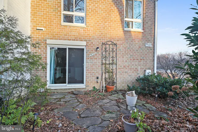 $3,400 | 7527 Broken Staff, Columbia, MD 21045