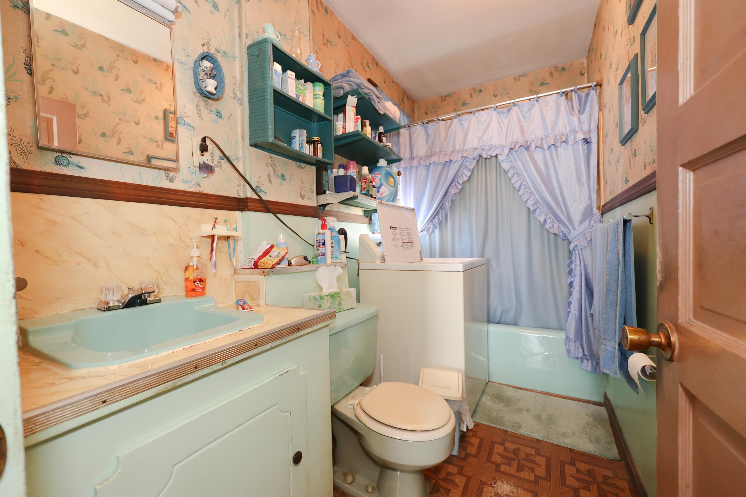 308 Spruce Street Manchester, NH 03103 - Photo 5 of 37 Gallery Image 5