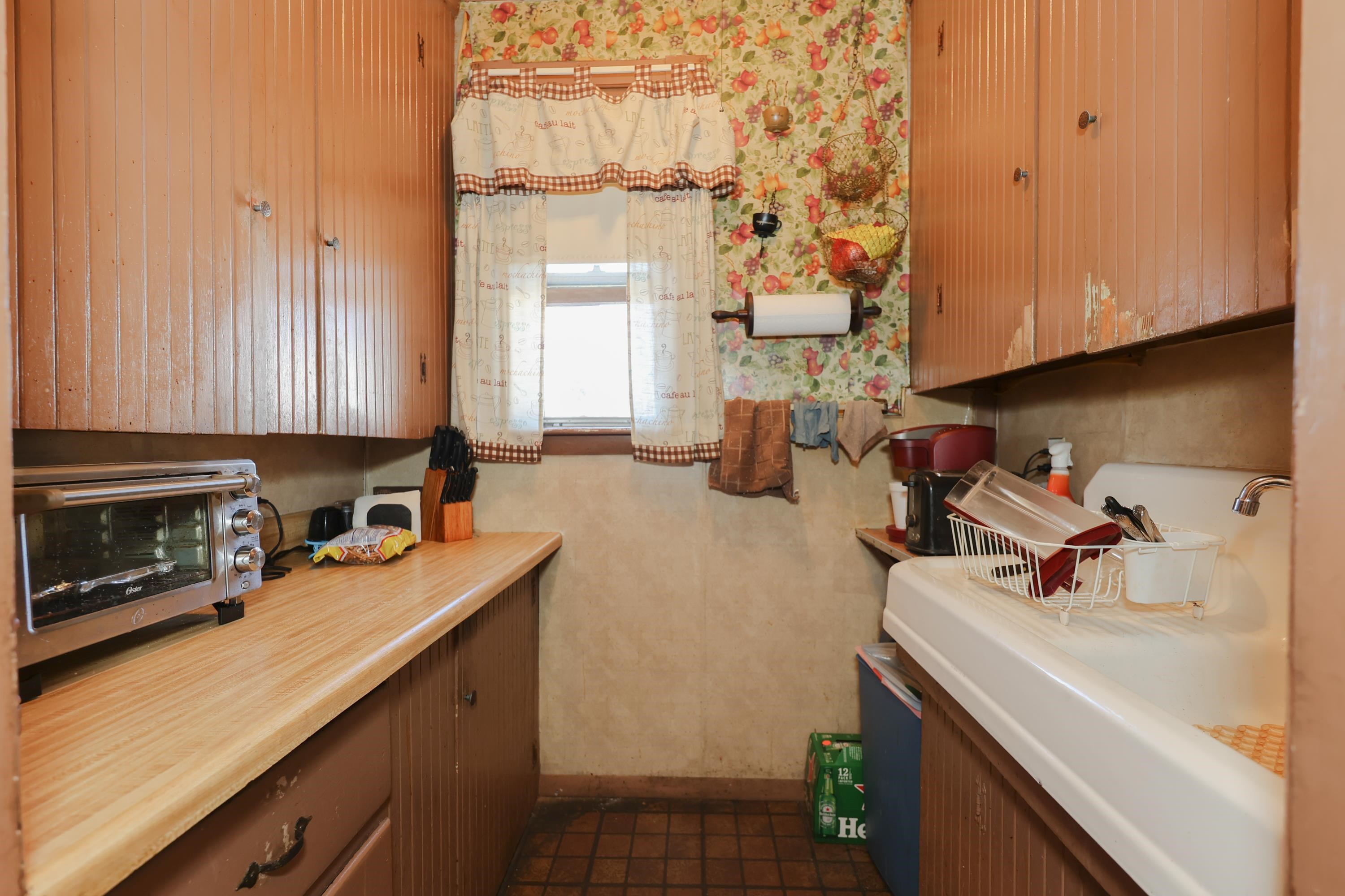 308 Spruce Street Manchester, NH 03103 - Photo 6 of 37 Gallery Image 6