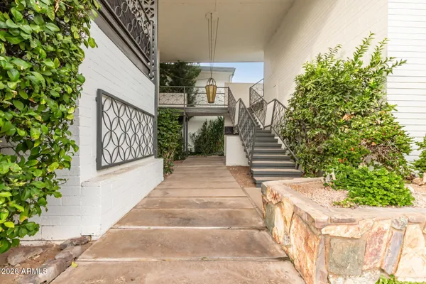 $429,000 | 3270 East Camelback Road, Unit 213, Phoenix, AZ 85018