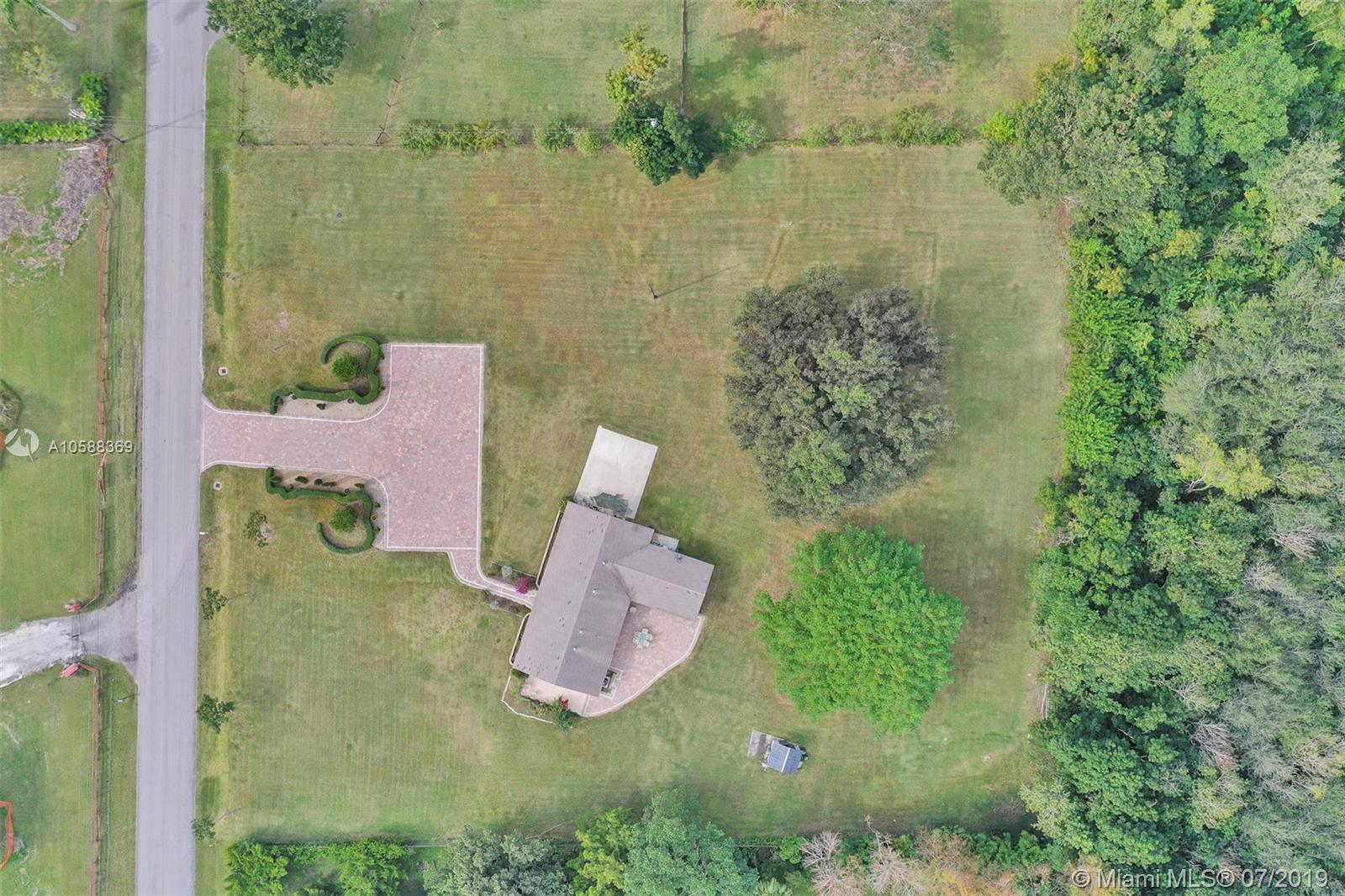 17771 Sunset Drive Southwest Ranches, FL 33331 - Photo 19 of 34 Gallery Image 19