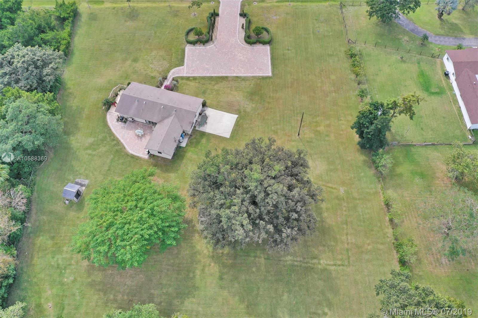 17771 Sunset Drive Southwest Ranches, FL 33331 - Photo 20 of 34 Gallery Image 20