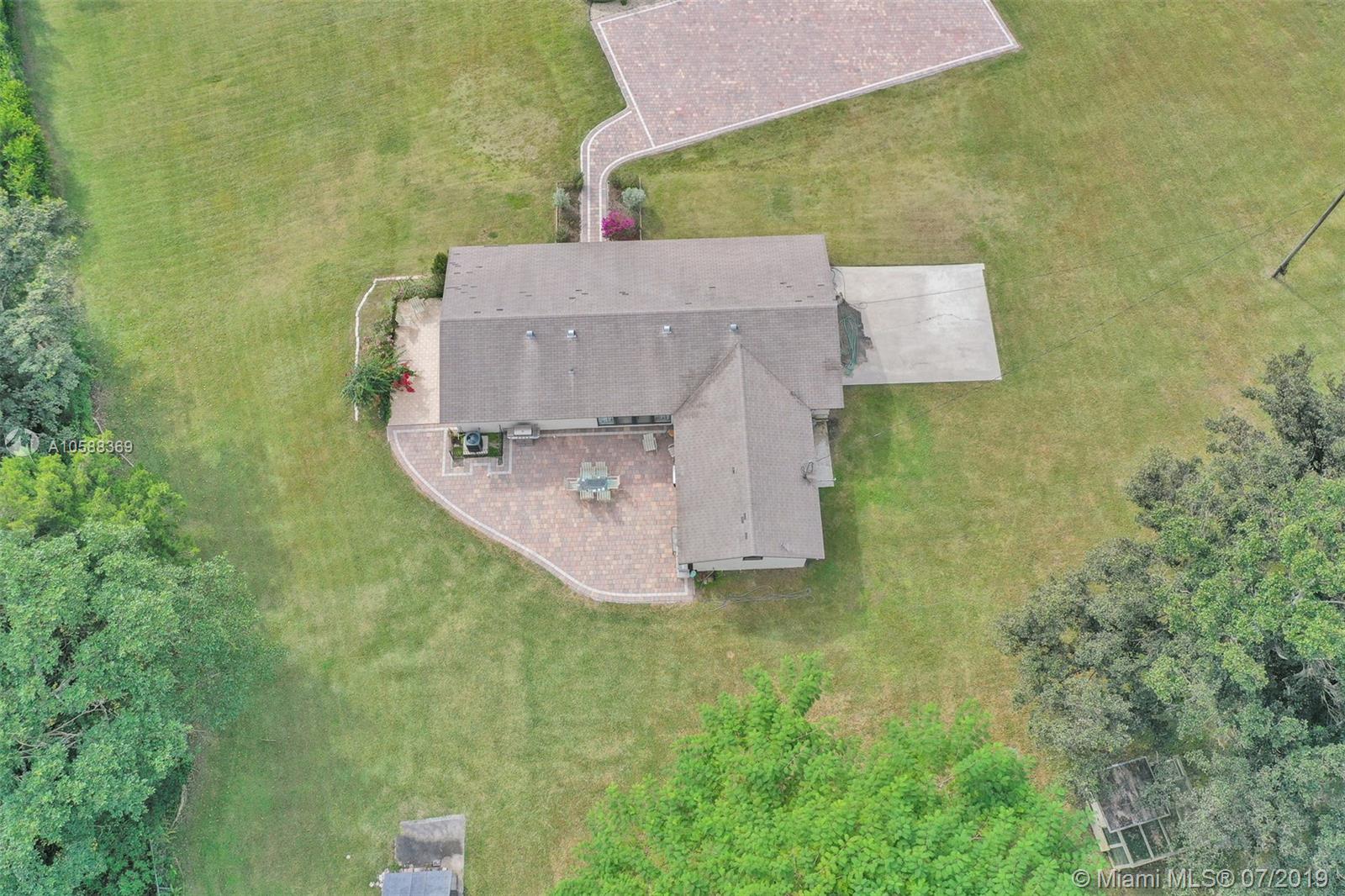 17771 Sunset Drive Southwest Ranches, FL 33331 - Photo 21 of 34 Gallery Image 21