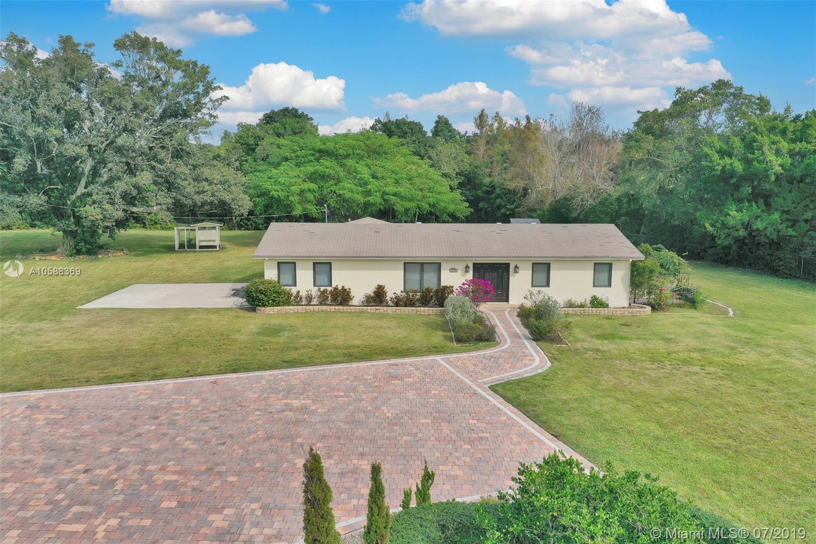 17771 Sunset Drive Southwest Ranches, FL 33331 - Photo 23 of 34 Gallery Image 23