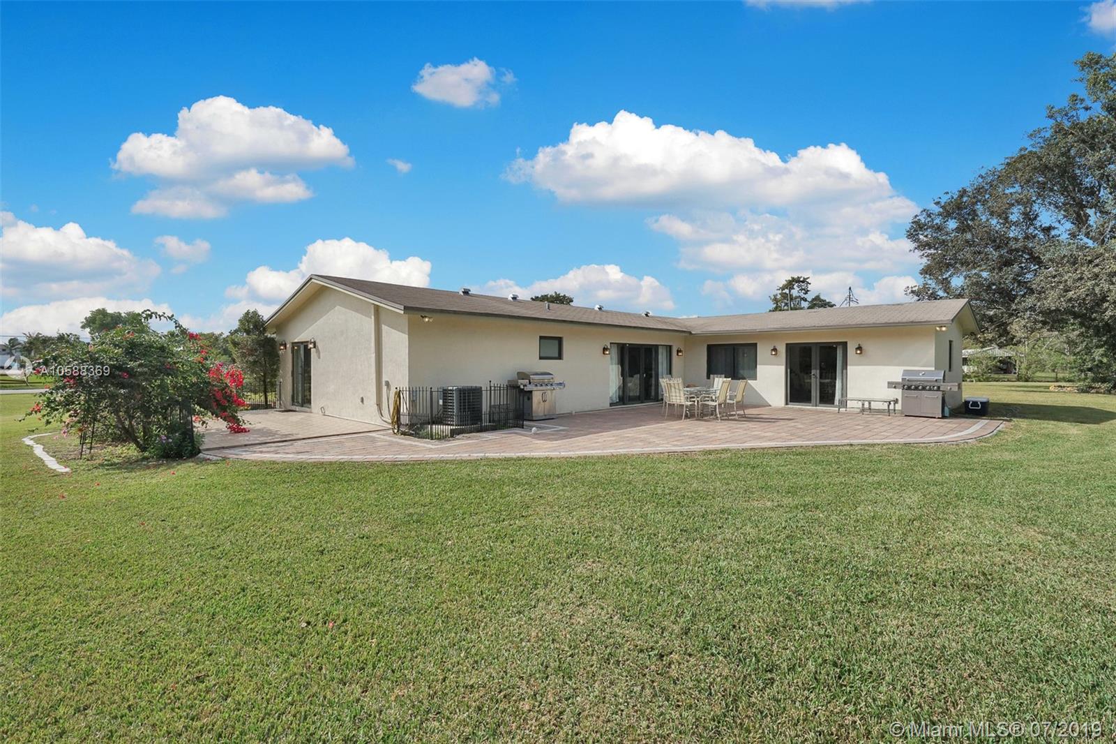 17771 Sunset Drive Southwest Ranches, FL 33331 - Photo 29 of 34 Gallery Image 29