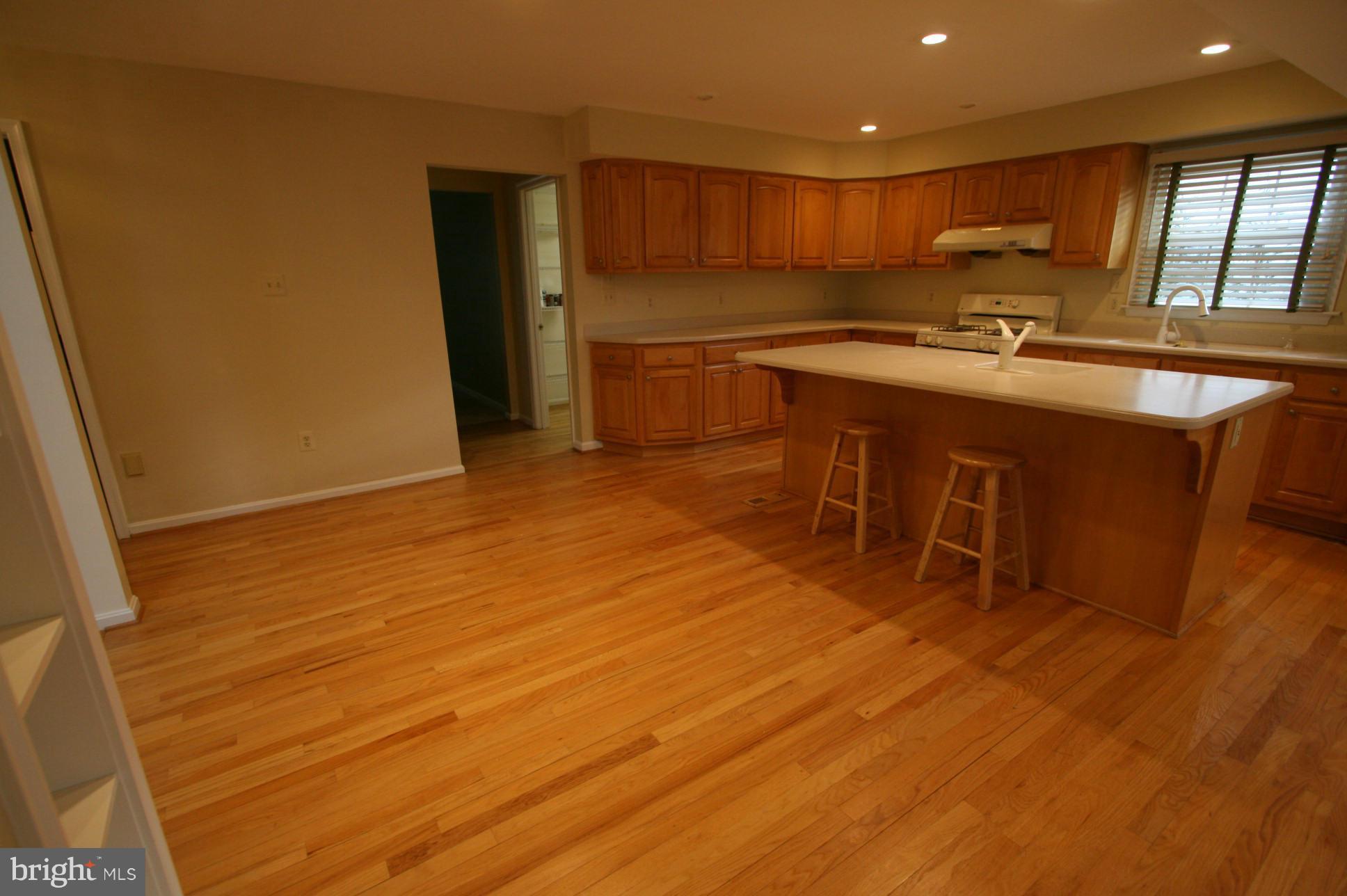 10242 Breconshire Road Ellicott City, MD 21042 - Photo 13 of 30 Kitchen