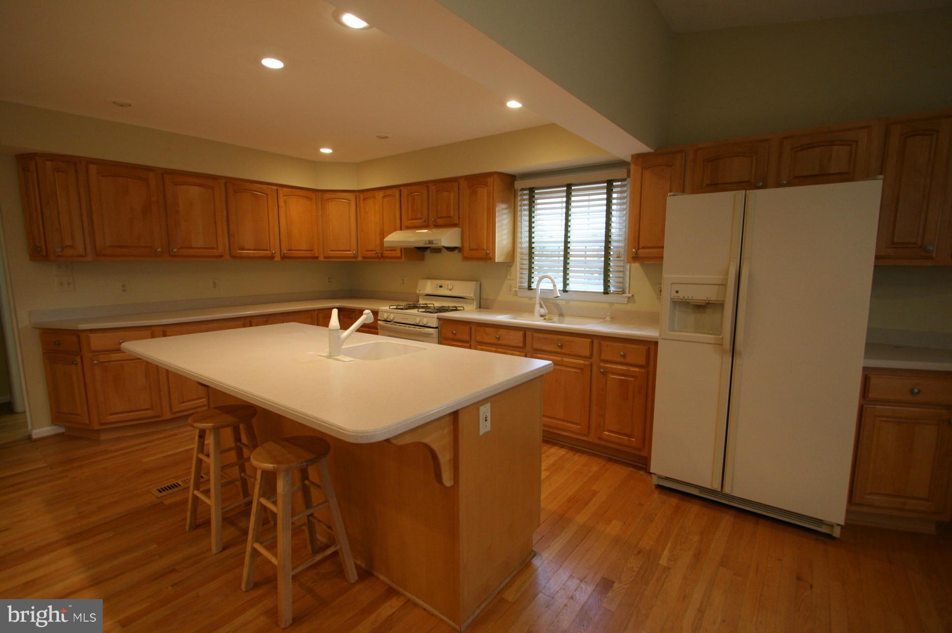 10242 Breconshire Road Ellicott City, MD 21042 - Photo 8 of 30 Kitchen