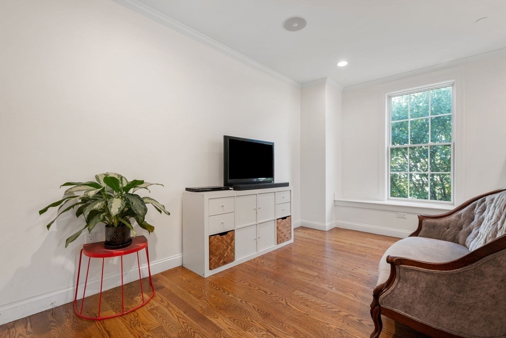 114 Inman Street, Unit 3 Cambridge, MA 02139 - Photo 3 of 28