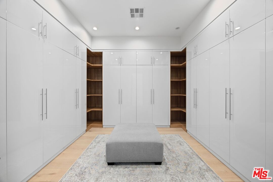 839 North Spaulding Avenue Los Angeles, CA 90046 - Photo 31 of 46