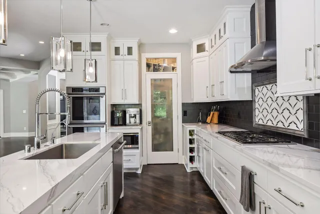 $10,000 | 2346 Linner Road, Minnetonka, MN 55391