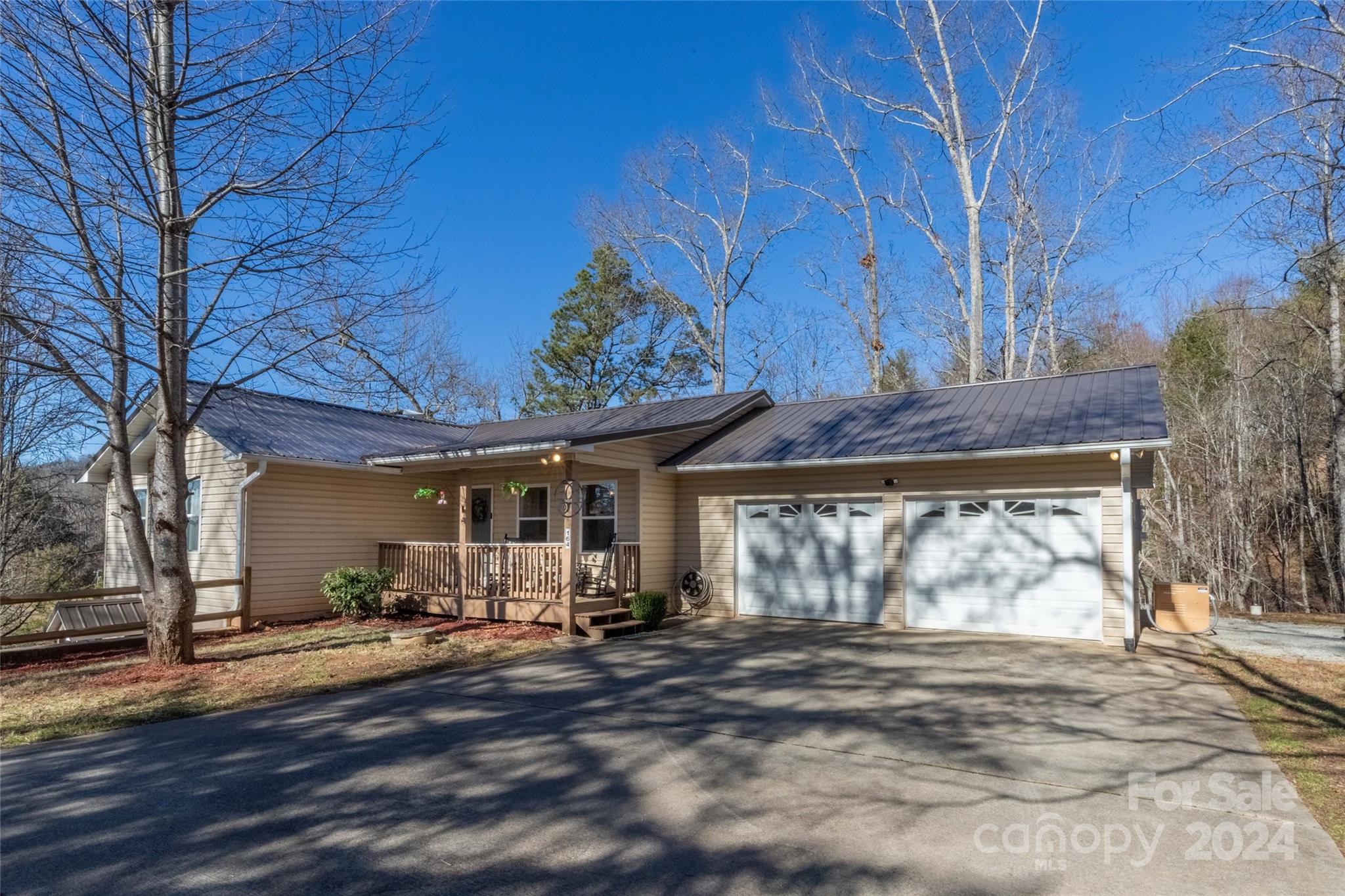 164 Sage Road Franklin, NC 28734 - Photo 5 of 48 Gallery Image 5