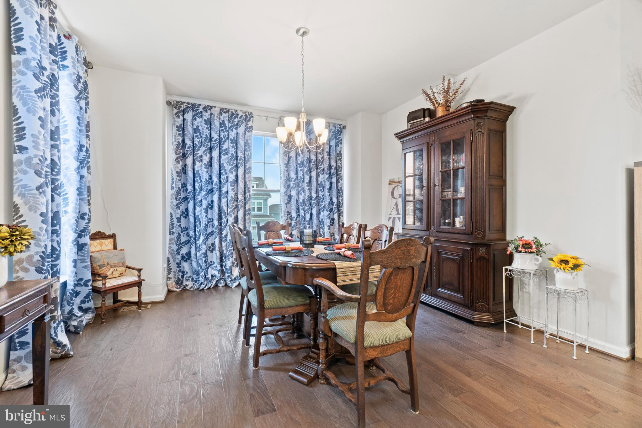 650 Aspen Road, Unit 109 Stafford, VA 22554 - Photo 11 of 53 Dining room with bay window